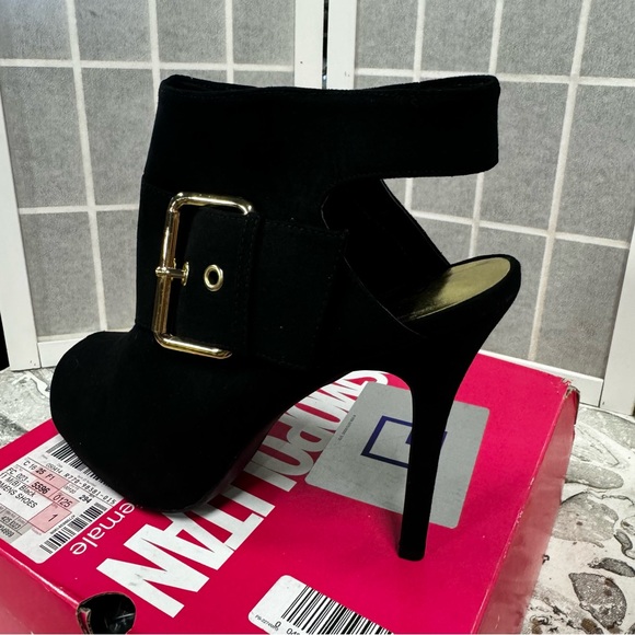 Cosmopolitan high heels - Picture 4 of 8